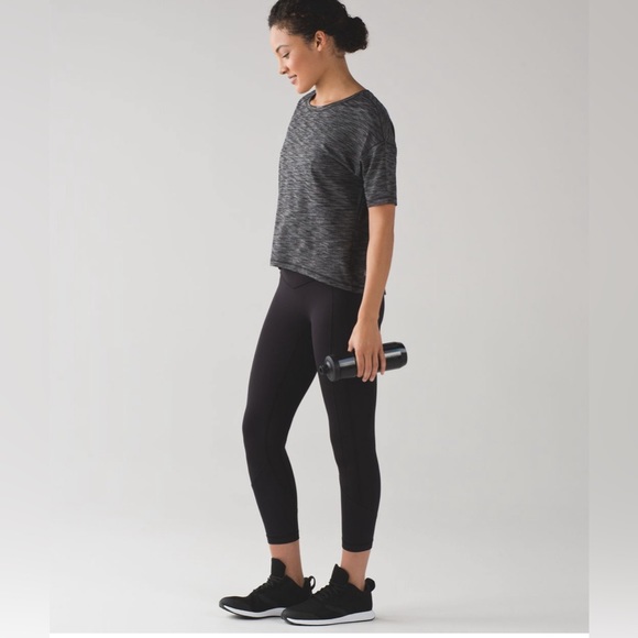 Lululemkn Run Ut Out Tee - Heathered Black - Picture 3 of 4